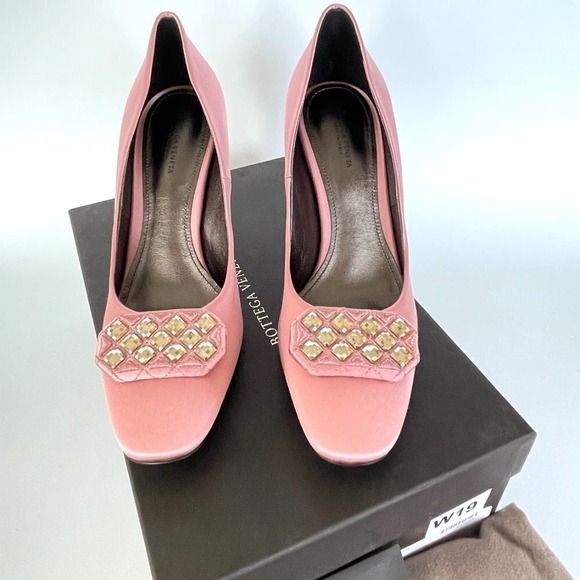 Bottega Veneta 454350 Women's Crepe Satin Stiletto shoe Pastel Pink Sz. 39 - Picture 3 of 15